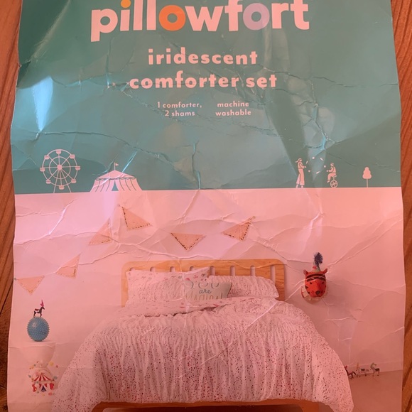 Pillowfort Iridescent Comforter Set - white colorful and gold dots - Picture 1 of 7